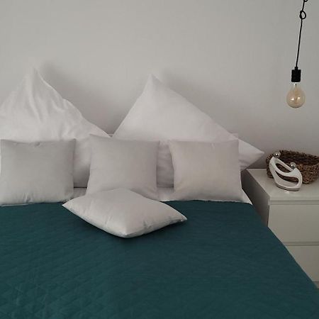 Apartamenty Pod Uwalonym Debem Jezow Sudecki Kültér fotó